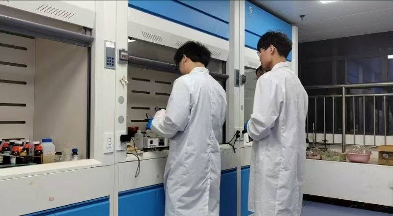 江西理工大学光“材”夺目团队 以创新之光，照亮环保新材料未来